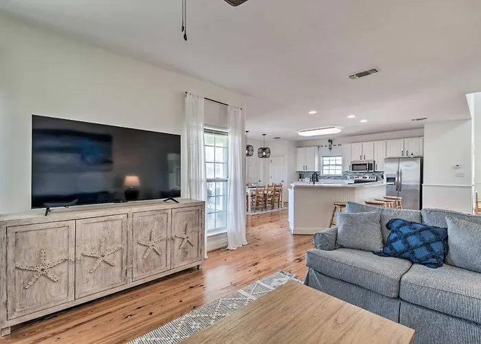 Pool Access & Steps To Beach: Coastal Getaway! *
