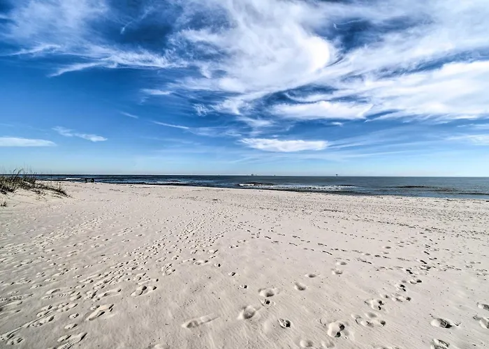 Pool Access & Steps To Beach: Coastal Getaway! *