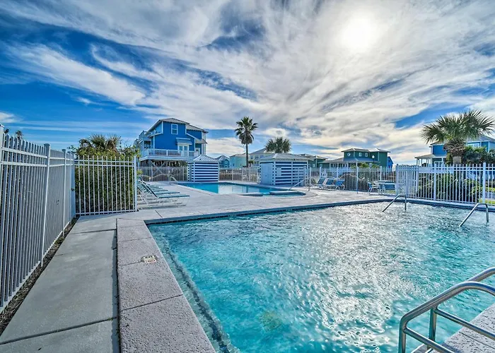 Pool Access & Steps To Beach: Coastal Getaway! Gulf Shores